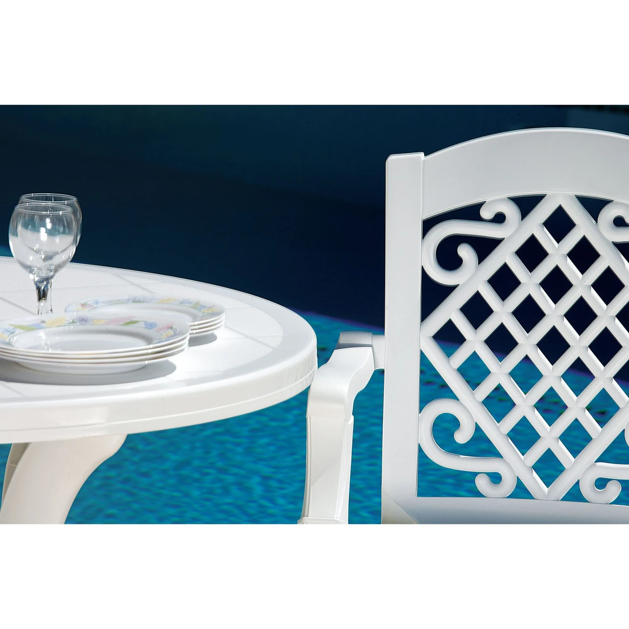 42" White Round Outdoor Patio Dining Table - Image 4